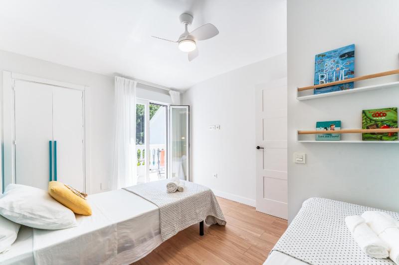 VB Torrequebrada Townhome 3BR near the sea - image 7