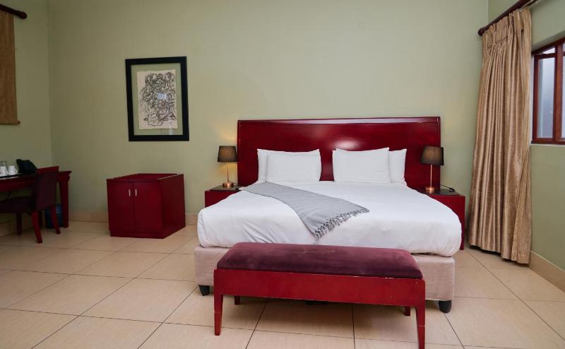 Tamboti Guest Lodge - image 3