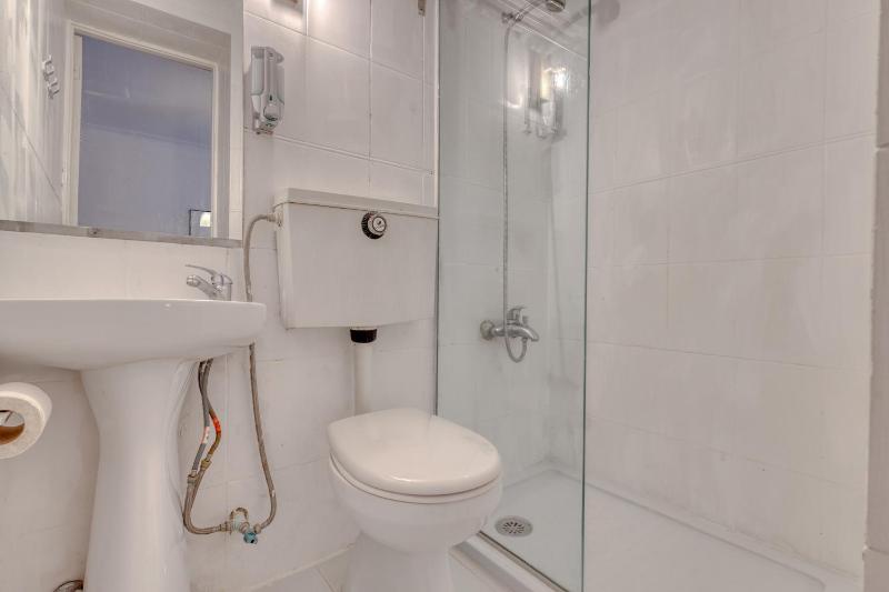 Double or Twin Room image 2