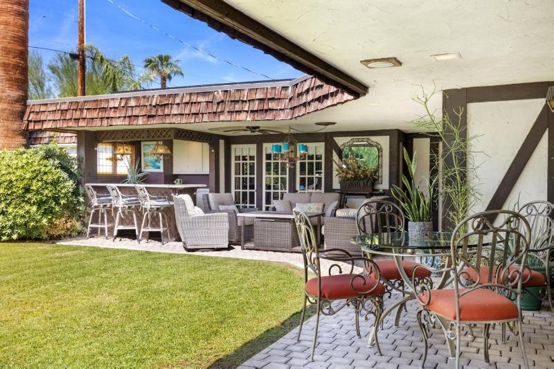 Villa Coffee House - image 15