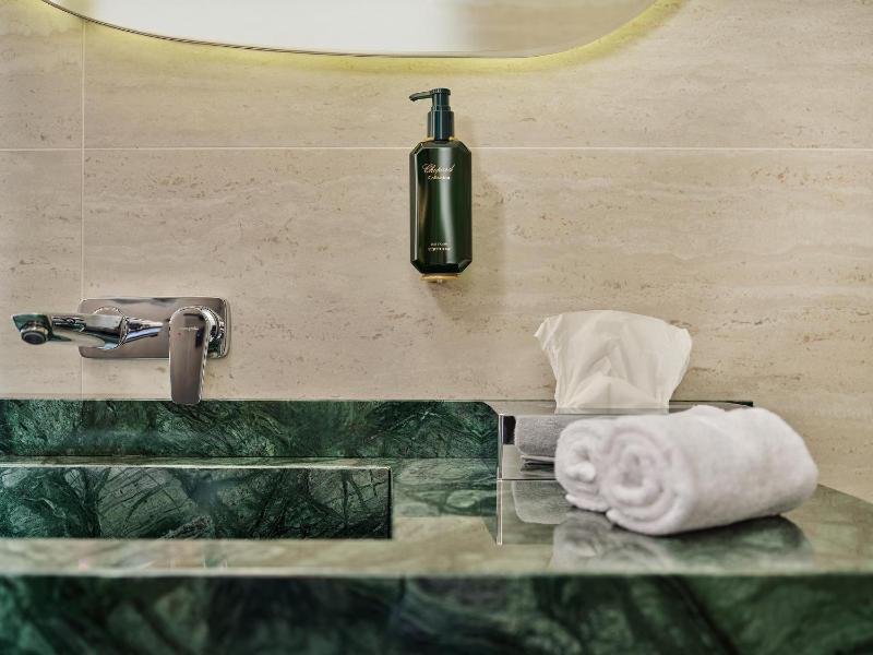 Premium Double or Twin Room image 2