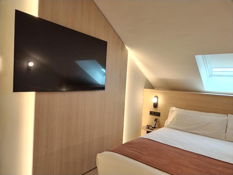 Double or Twin Room with Kitchenette image 3