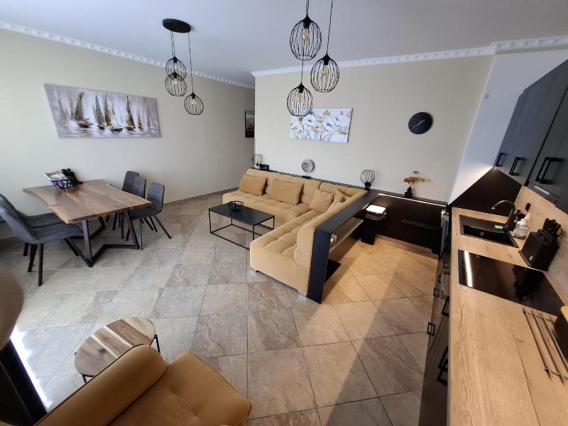 Apartment River - image 14