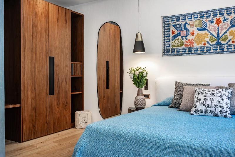 Double Room image 4
