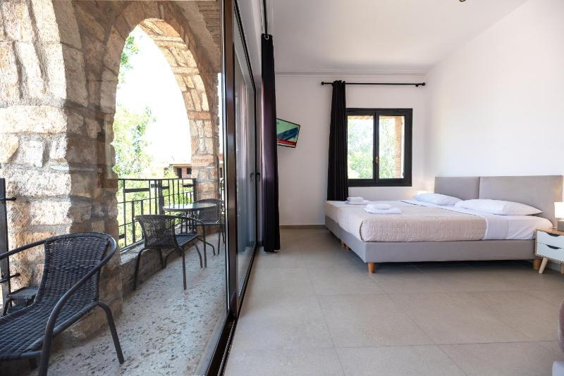 Apartment with Terrace image 4