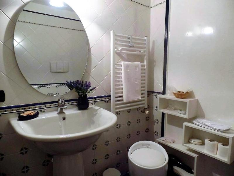 Double Room with Balcony image 3