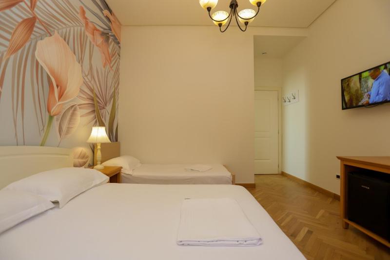 Comfort Triple Room image 4