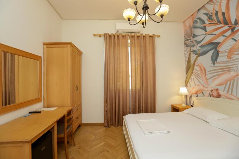 Comfort Triple Room image 3