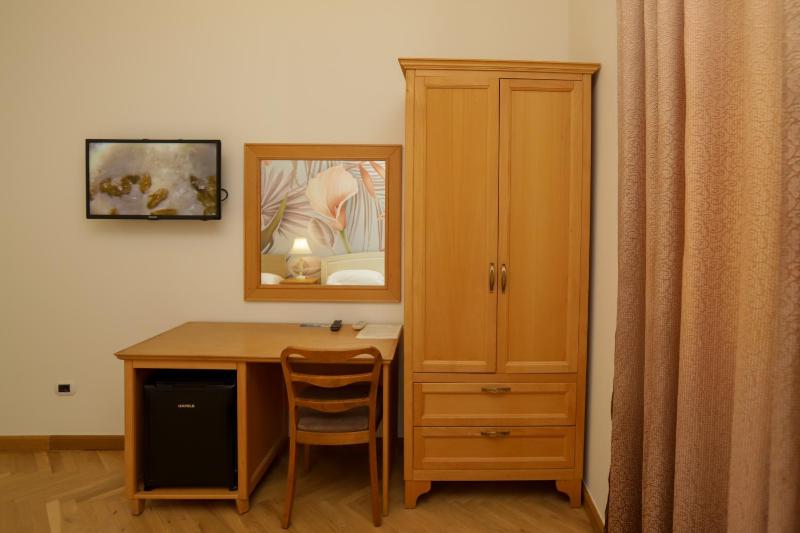 Comfort Triple Room image 2