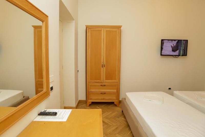 Standard Double or Twin Room image 2