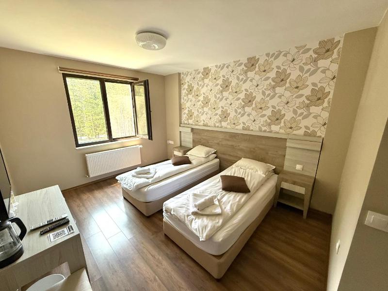 Standard Double Room image 1