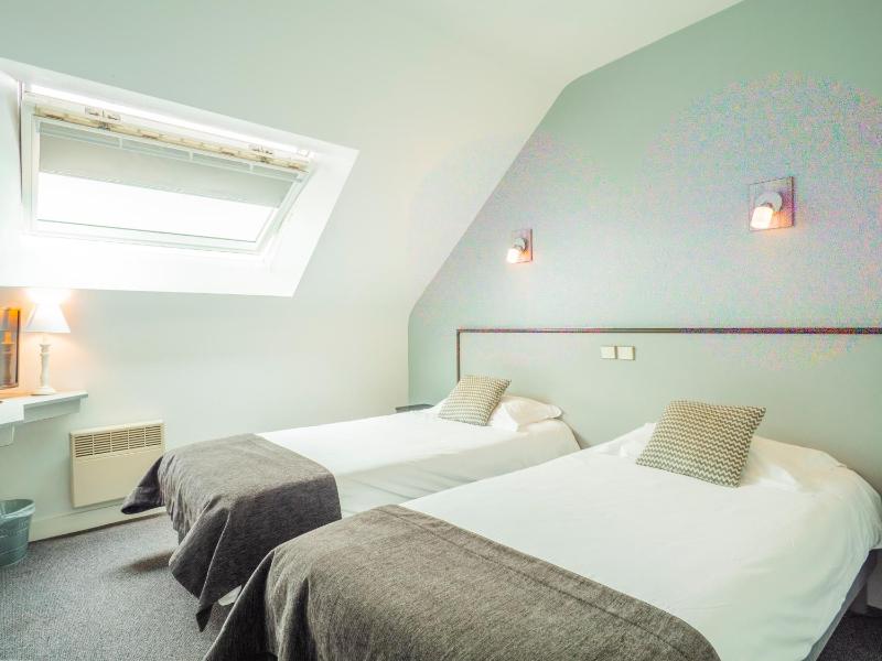 Small Double Room image 1