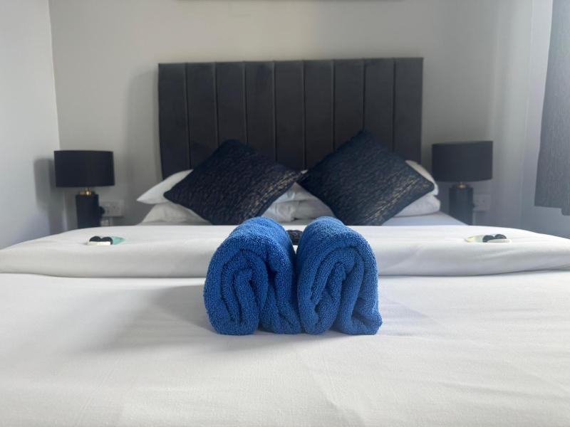 Double Room with Private Bathroom image 4