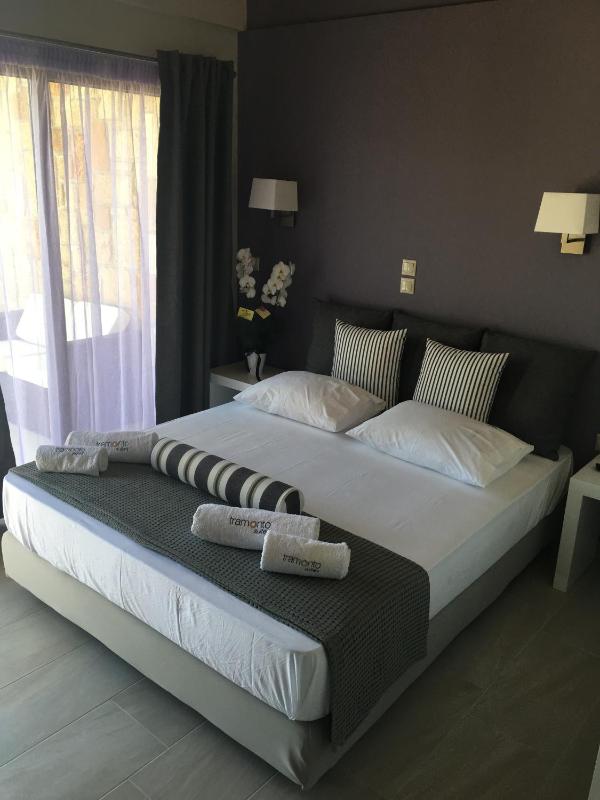 Deluxe Double Room image 3