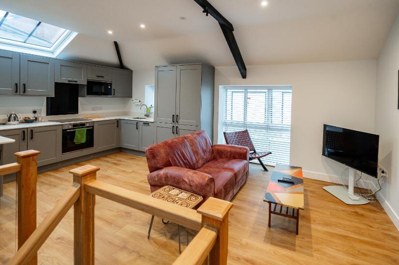 Town Center Duplex 6 - image 9