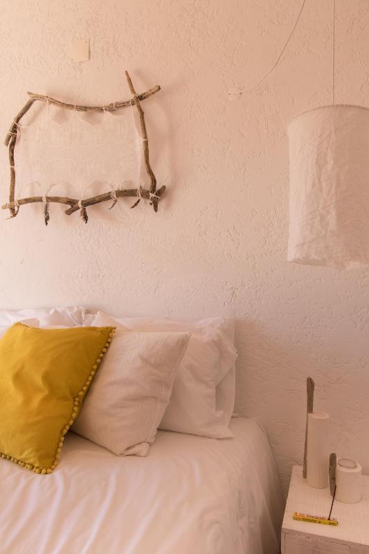 Deluxe Double Room with Balcony image 4