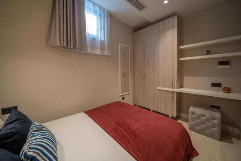 Two-Bedroom Apartment with Sea View image 2