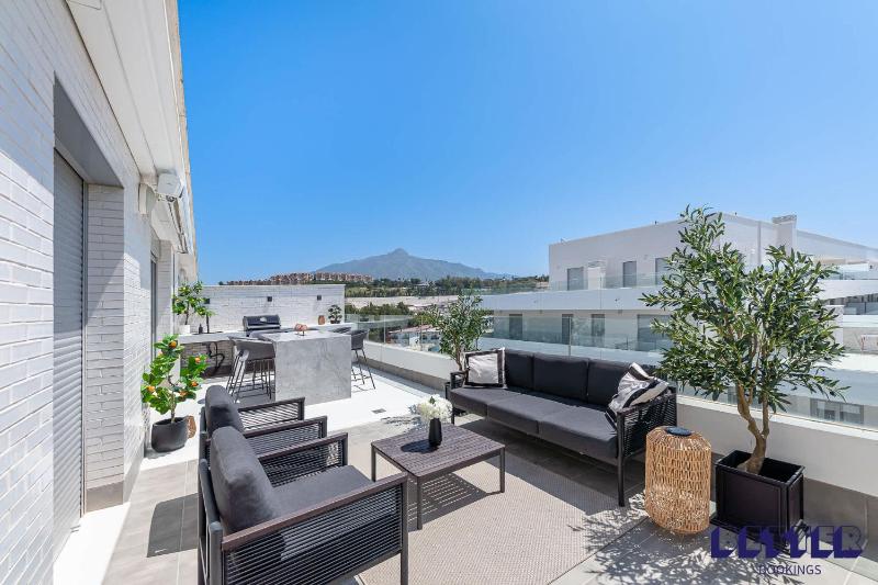 Prime Penthouse Top Location By Better Bookings - image 28