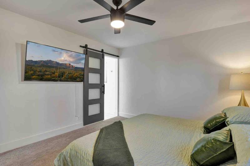 Serene Oasis Escape w/Pool+Spa Heart of Scottsdale - image 42
