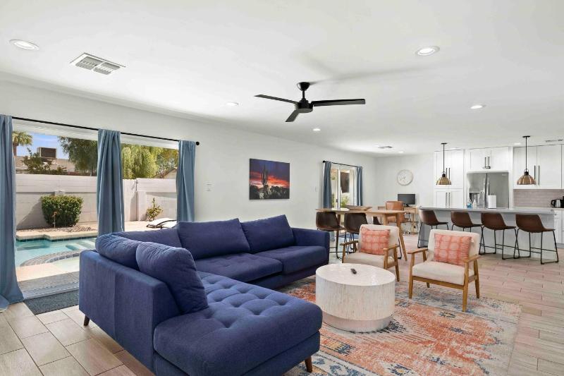 Serene Oasis Escape w/Pool+Spa Heart of Scottsdale - image 29