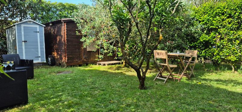 Bungalow with Garden View image 3