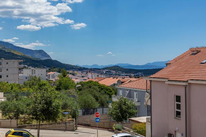 Apartments with parking space Makarska - 24301 - image 11