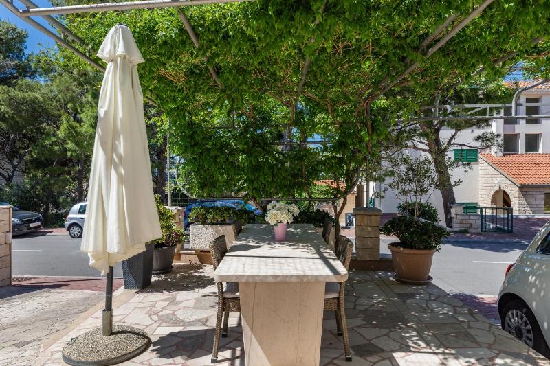Apartments with parking space Makarska - 24562 - image 23