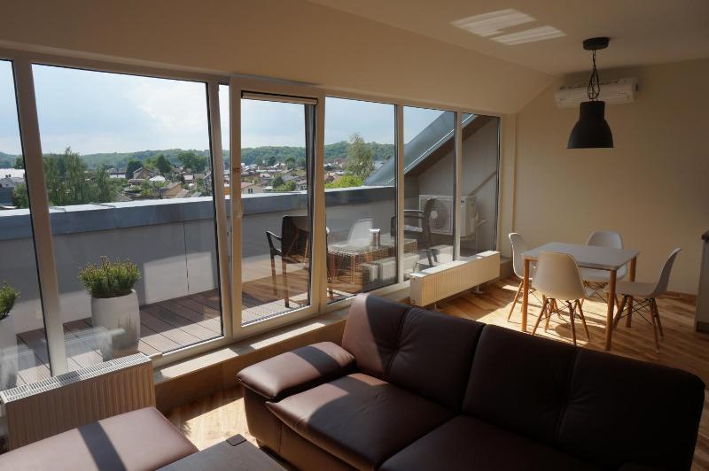 Napoleon Hill Apartment - image 10