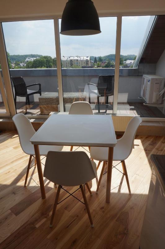 Napoleon Hill Apartment - image 7