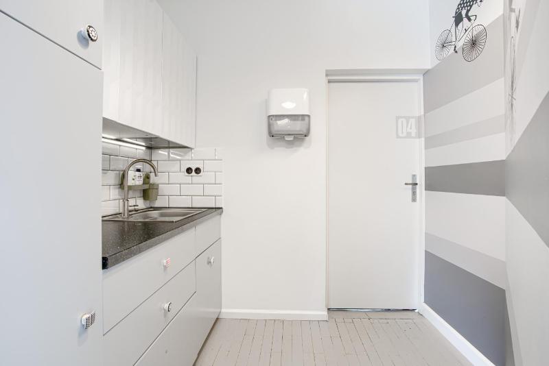 Twin Room with Balcony image 1