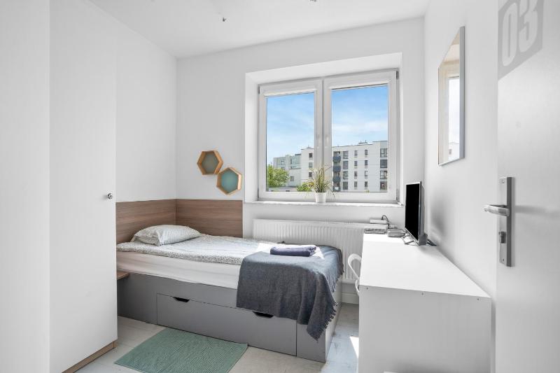 Small Single Room image 1
