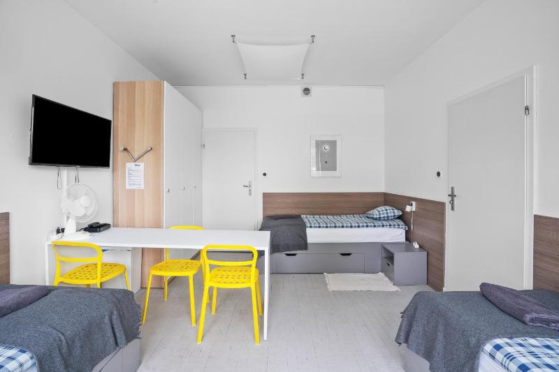 Triple Room with Shower image 4