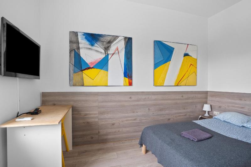 Large Twin Room image 2