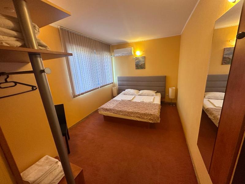 Two-Bedroom Apartment with View image 4