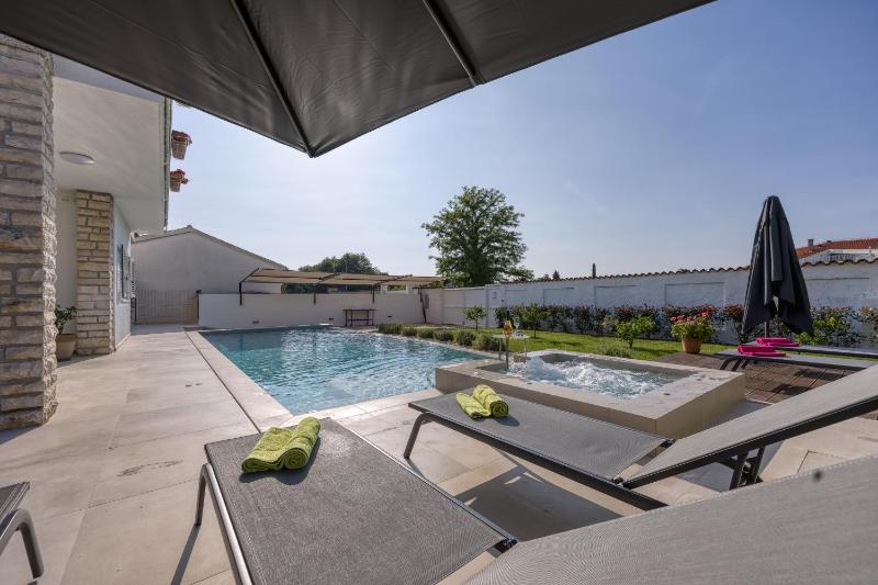 A touch of luxury and comfort - Villa Irena - image 28