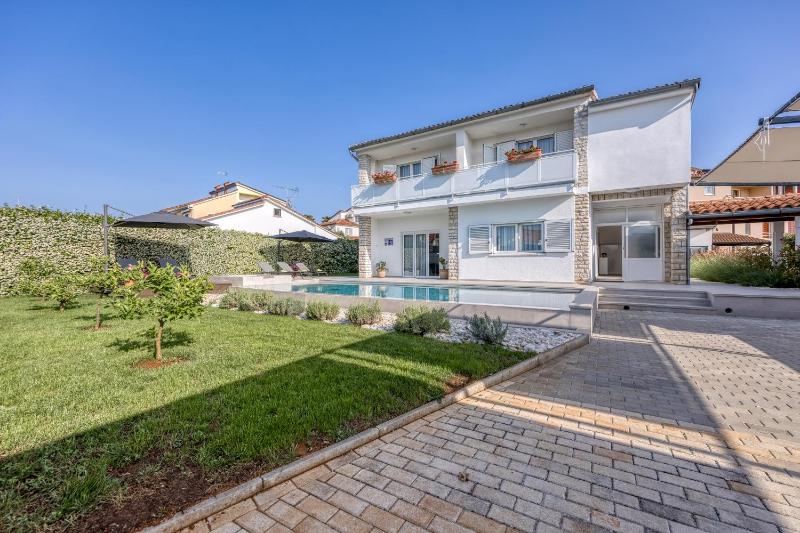 A touch of luxury and comfort - Villa Irena - image 3