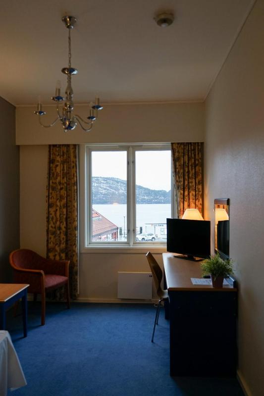 Single Room image 4
