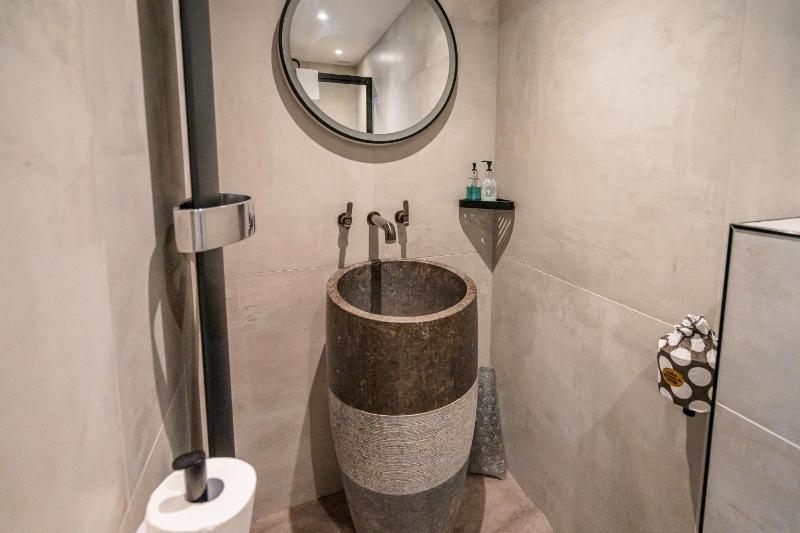 King Room image 2