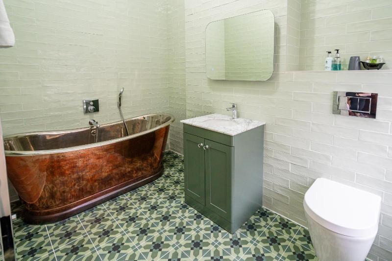 Superior King or Twin Room image 4