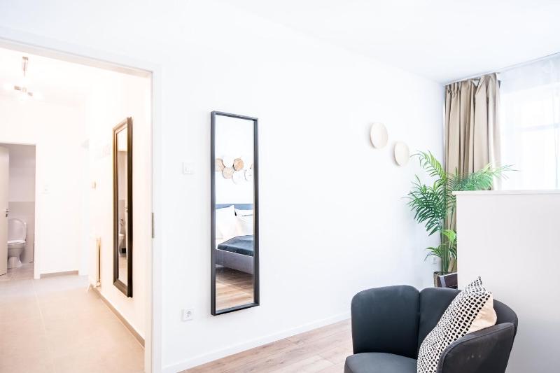 Central - Comfy- Easy Sleep - image 6