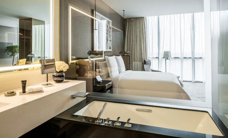 Studio King Suite image 4