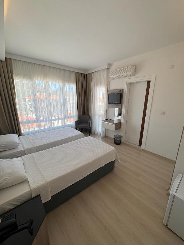 Double Room image 1