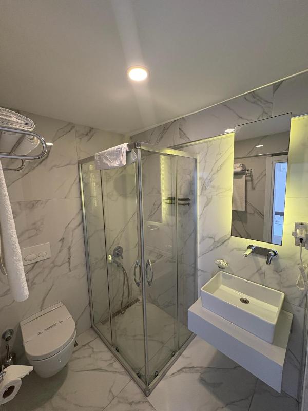 Standard Triple Room image 3