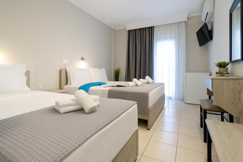 Triple Room with Garden View - Ground Floor image 4