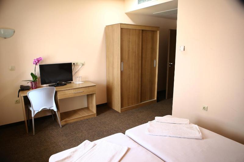 Hotel Iris - image 15