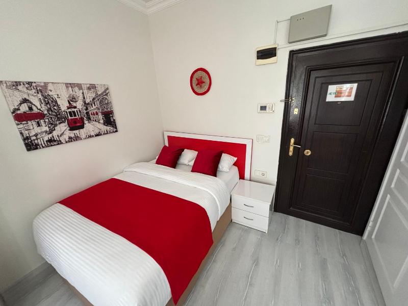 Deluxe Studio image 4