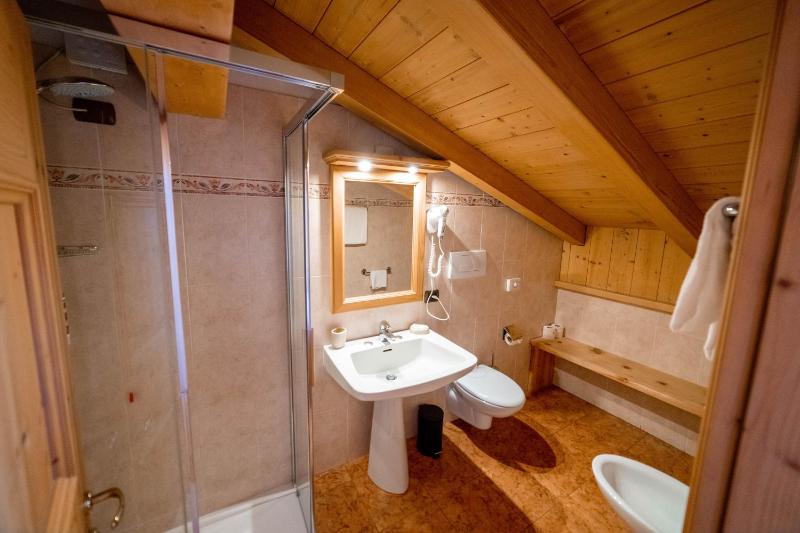 Small Single Room image 4