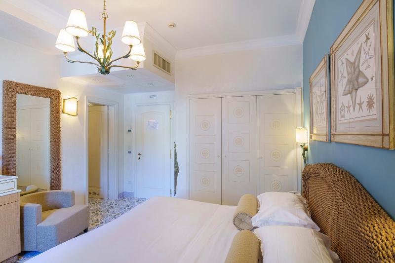 Double Room image 2