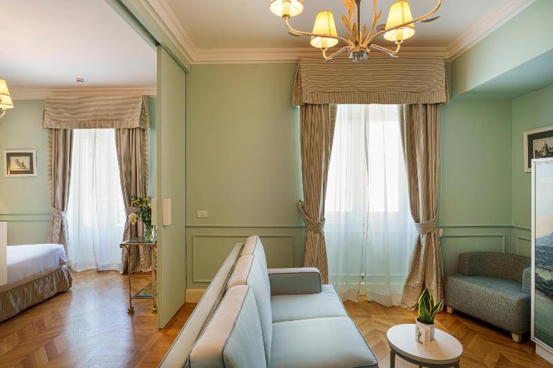 Suite with Balcony image 2