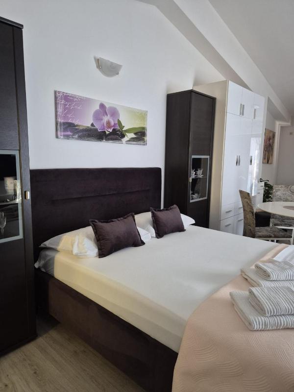 Apartmani ZuzanaBaška Voda - image 18